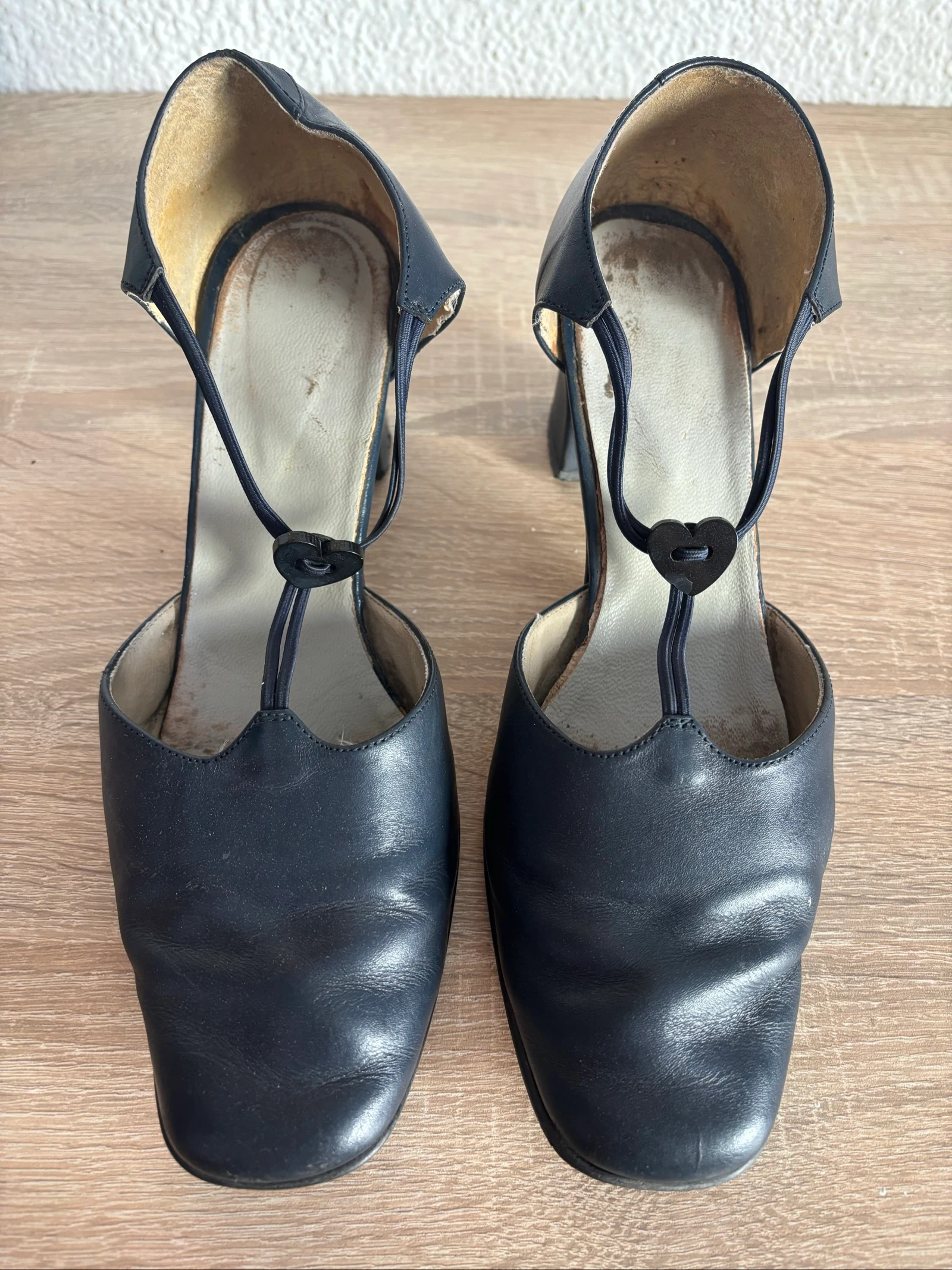 Tacones negros